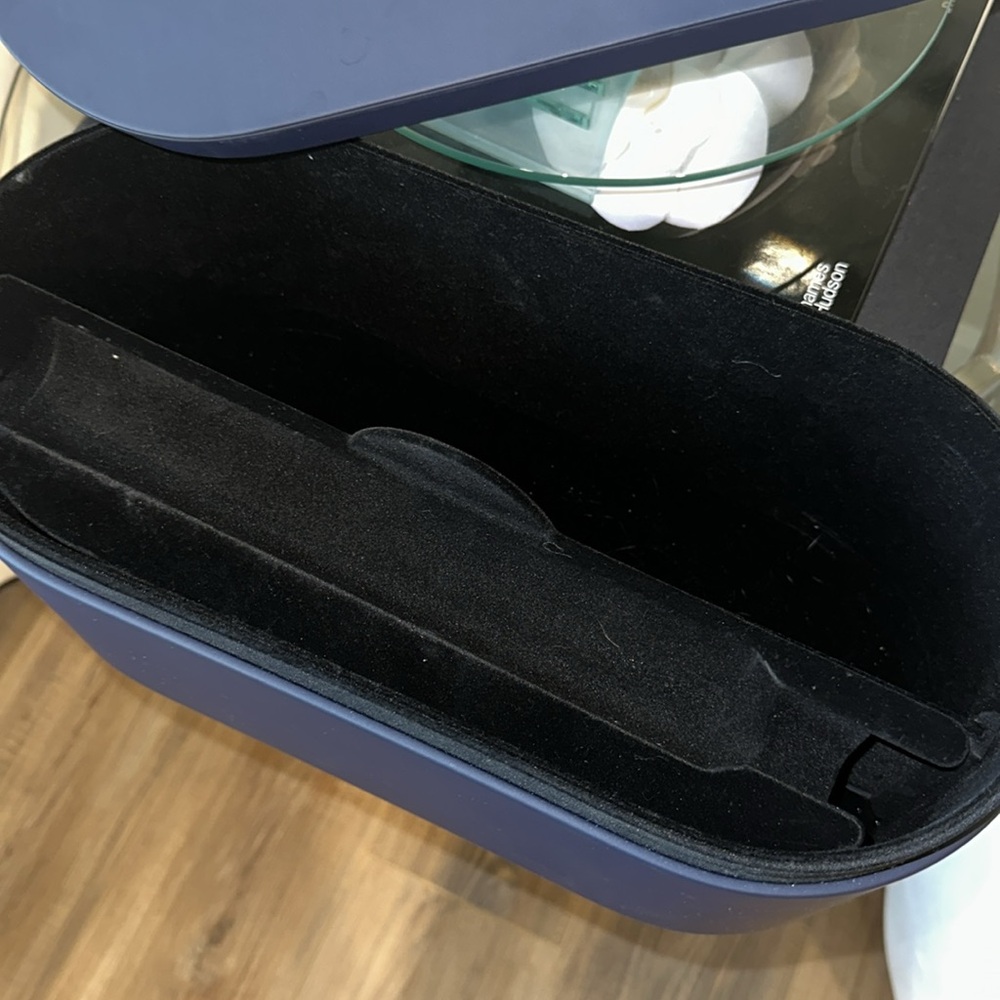 Dyson Airwrap Presentation Case - image 3